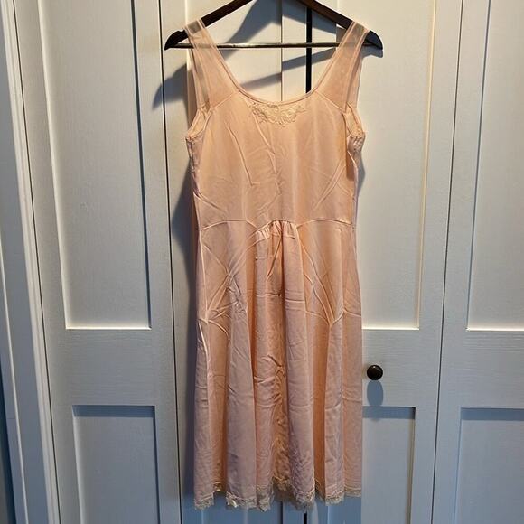 Artemis Vintage Peach Slip Dress Nightgown Size 38 (M) - Picture 4 of 5